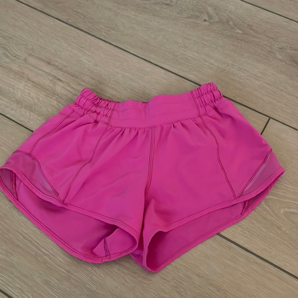 Lululemon sonic pink hotty hot shorts 2.5 length
